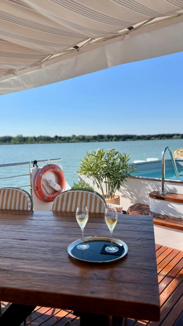 Arriving in Avignon by Belmond Bateau is pure magic ✨🛟

#Avignon #TheArtOfBelmond #LuxuryTravel #LuxuryTravelAdvisor #RiverCruise #RhoneRiver #TravelFrance #Wanderlust #EuropeanGetaway #TravelInStyle #MagicalMoments #LesBelmondBateaux #SouthOfFrance #ScenicViews #LuxuryExperience #TailoredJourneys #LuxuryEscape #UnpairalleledTravels #PairingPeopleandPlaces